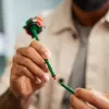 LEGO ICONS Bukiet Róż 12 Kwiatów Czerwone Prezent na Walentynki Elegancki