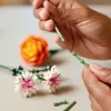 LEGO BOTANICAL 10342 Bukiet Różowych Kwiatów Zestaw Prezent na Walentynki