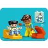 10447 - LEGO DUPLO - Karetka z kierowcą