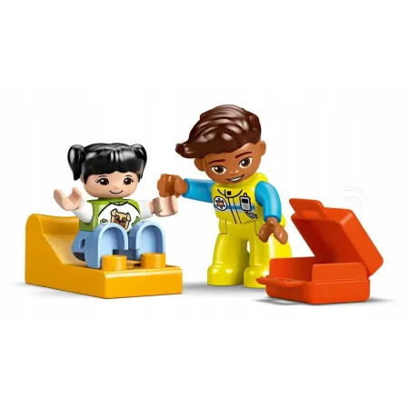 10447 - LEGO DUPLO - Karetka z kierowcą