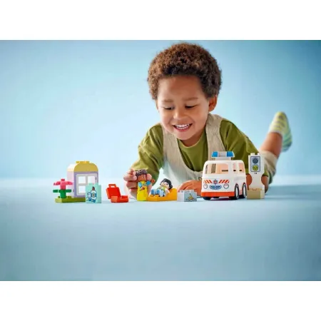 10447 - LEGO DUPLO - Karetka z kierowcą