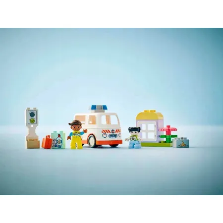 10447 - LEGO DUPLO - Karetka z kierowcą