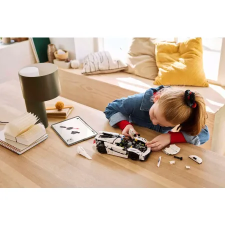 LEGO Technic 42184 Biały hipersamochód Koenigsegg Jesko Absolut
