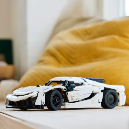 LEGO Technic 42184 Biały hipersamochód Koenigsegg Jesko Absolut