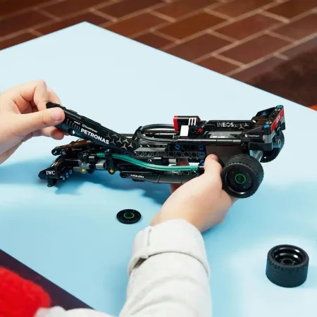 LEGO Technic 42165 – Mercedes-AMG F1 W14 E Performance Pull-Back Prezent