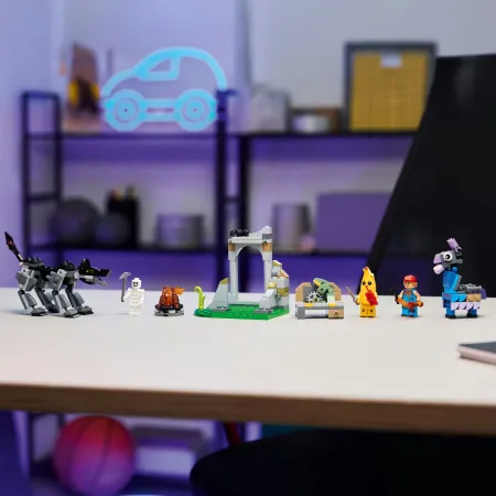 LEGO Fortnite 77075 skórek i Iskra oraz obóz