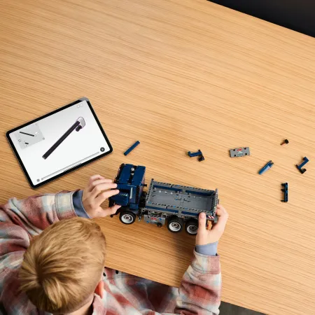 LEGO Technic Wywrotka z przechylaną skrzynią 42203